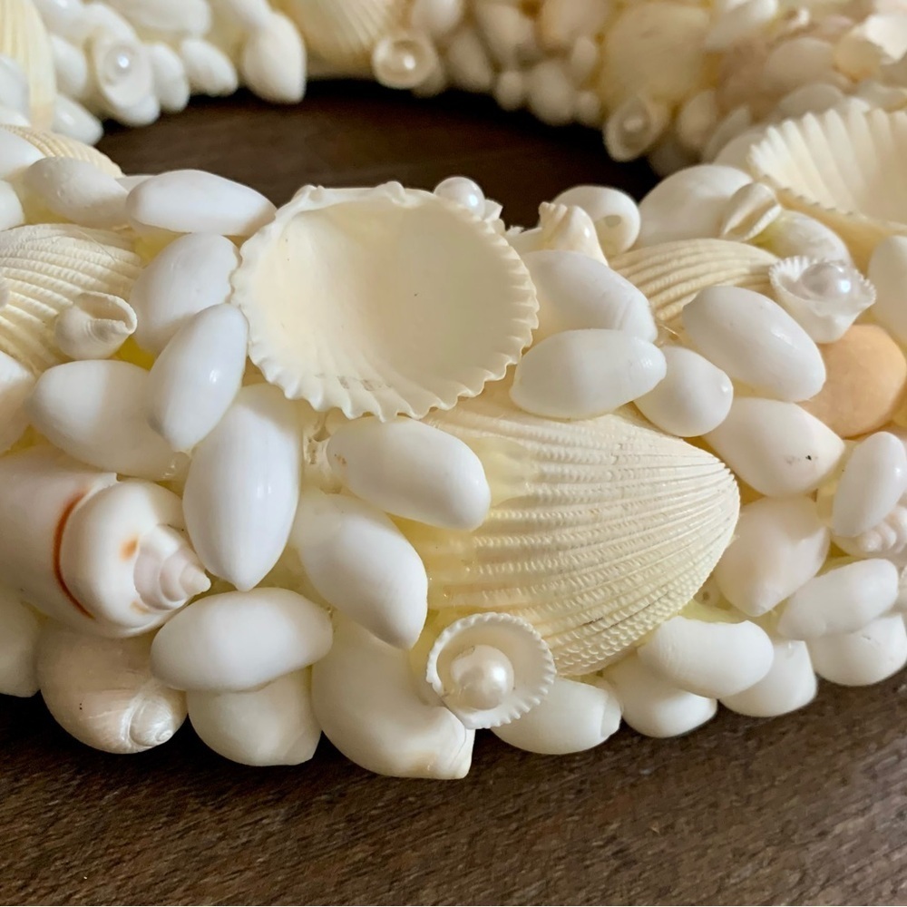 Pearline’s Seashell Wreath D 11” - Picture 12 of 13